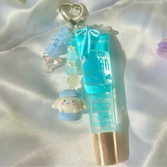 Sanrio Inspired Lipgloss Keychains - Picture 6 of 6